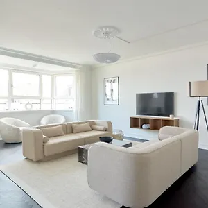  Apartment Beautiful 3 Bedroom Flat Near Shopping & Metro
