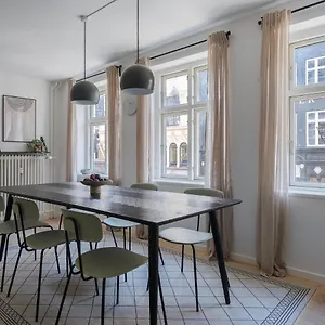 Sanders Main - Popular Two-bedroom Duplex Next To Magical Nyhavn Apartment