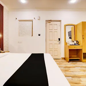 **** Hotel Townhouse Jageer Palace Near Mayapuri Chowk India